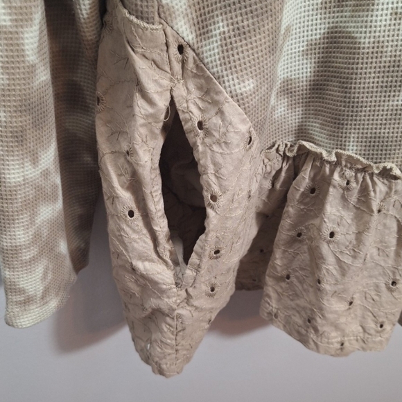 LOGO By Lori Goldstein Lounge Wear Waffle & Eyelet Tan Camo Hoodie Size Medium - Picture 4 of 10